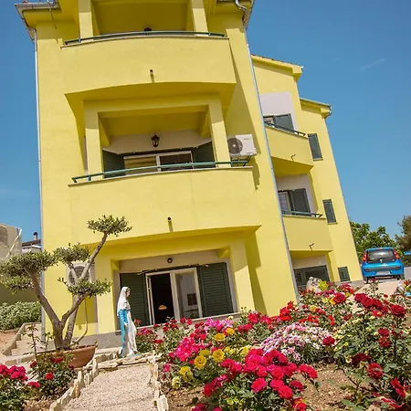 Apartment 150m From The Beach *
