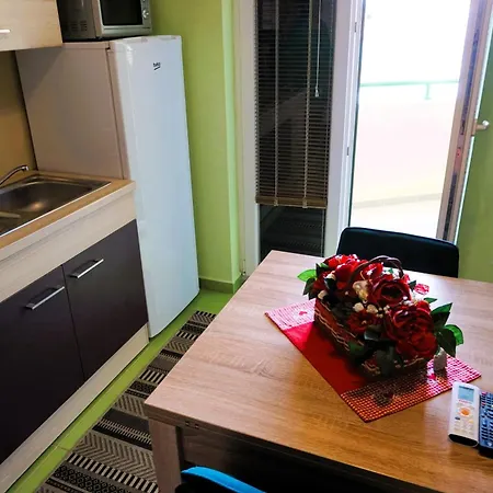 Apartment 150m From The Beach