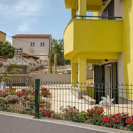 Apartment 150m From The Beach