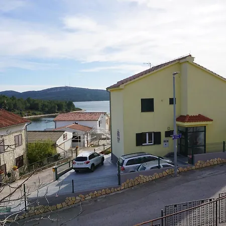 150m From The Beach * Pirovac